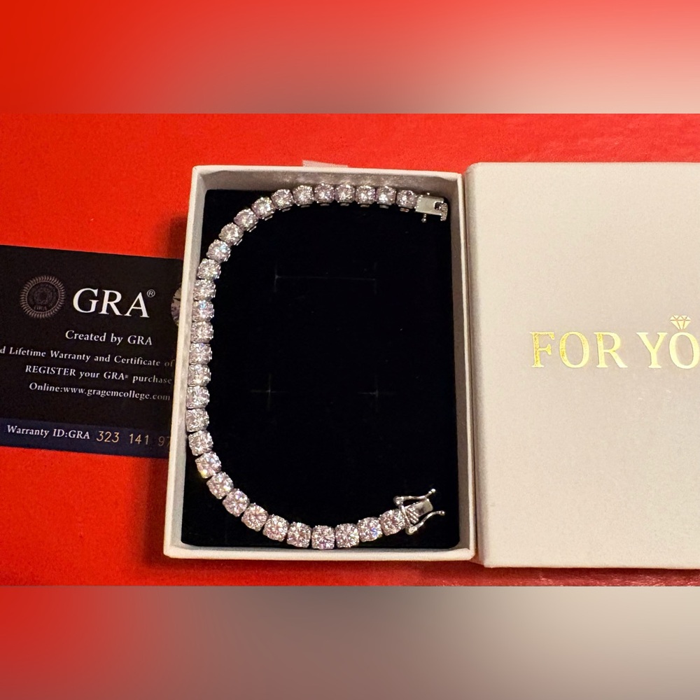5MM Moissanite Tennis Bracelet D Color VVS1 7.48 inches GRA Card & Gift Box - Picture 3 of 8
